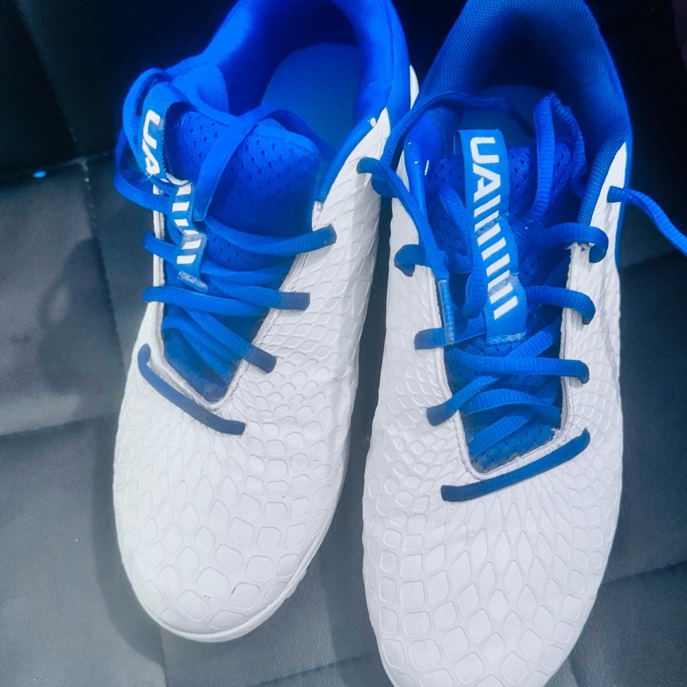 Cleats softball Under Armour Kids' White and Blue Shoes